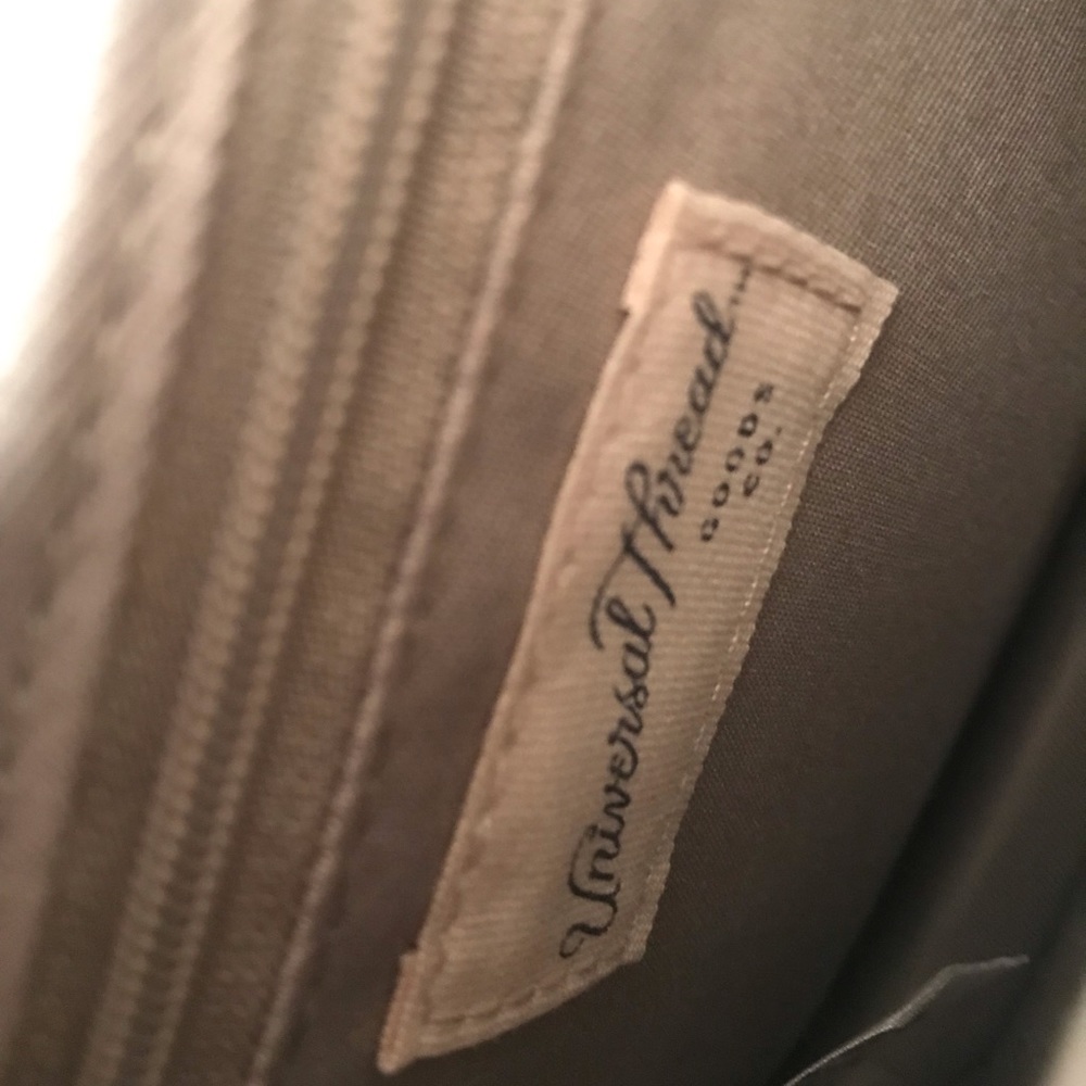 Women’s Universal Thread Crossbody Bag - Picture 2 of 6